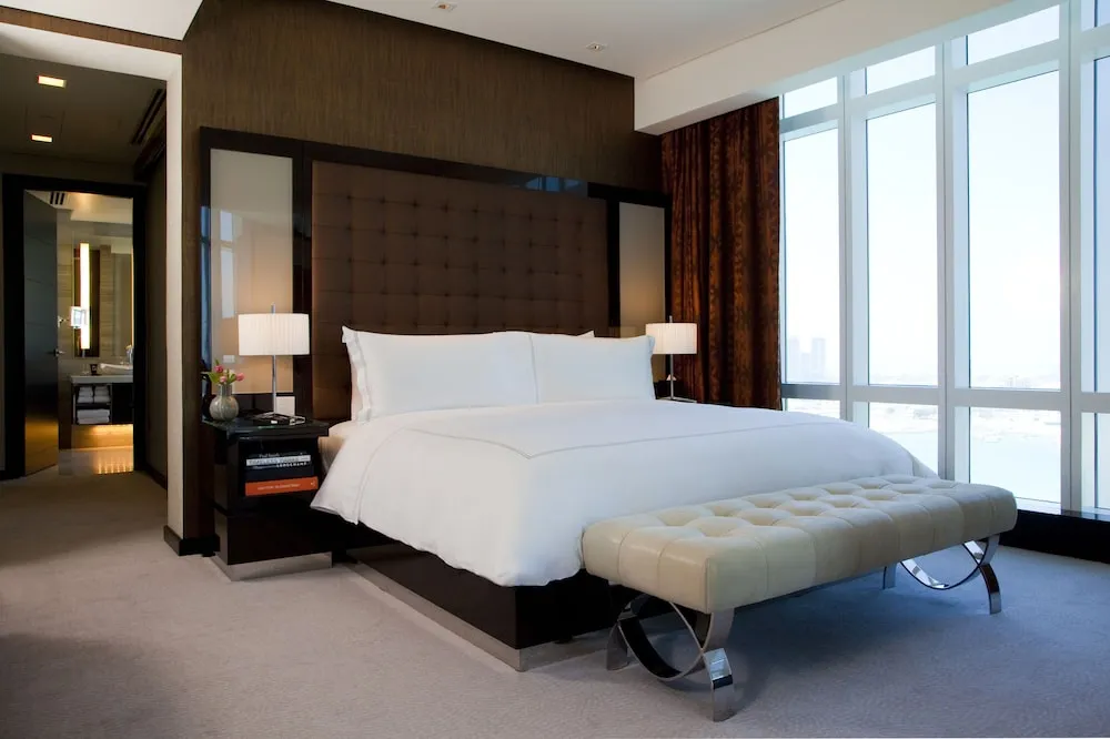 Pearl Suite