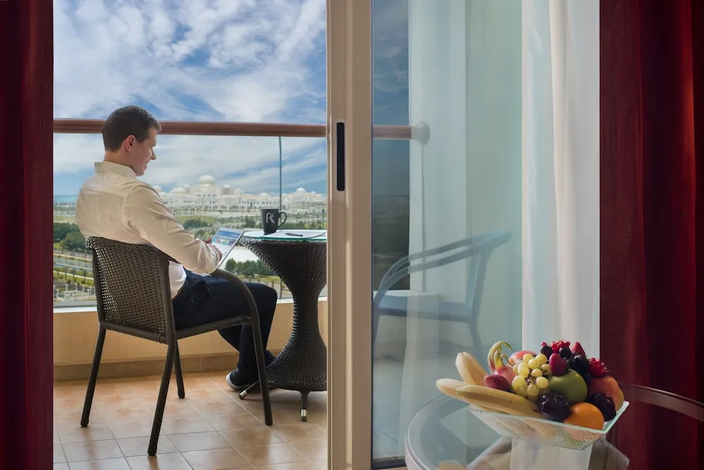 Classic Room, 1 King Bed, Balcony