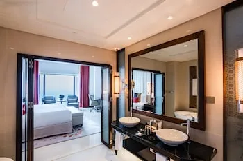 Rixos Marina Abu Dhabi
