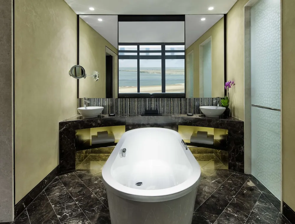 Oda, 1 En Büyük (King) Boy Yatak, Balkon (with View)