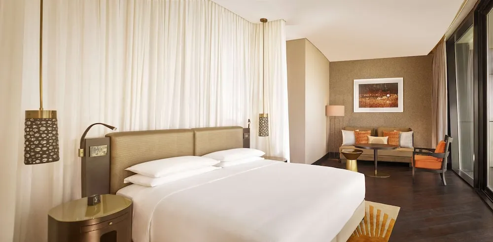 Deluxe Oda, 1 En Büyük (King) Boy Yatak, Balkon (Club Access)