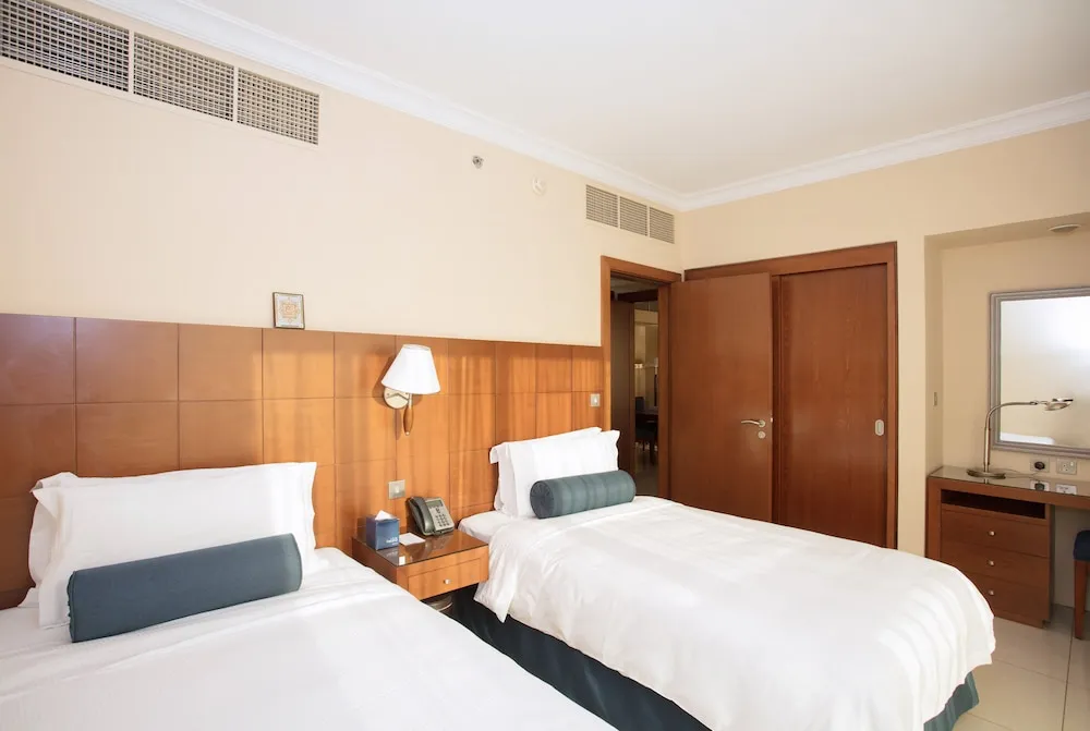 Süit, 2 Yatak Odası, Şehir Manzaralı (King Bed and Twins)