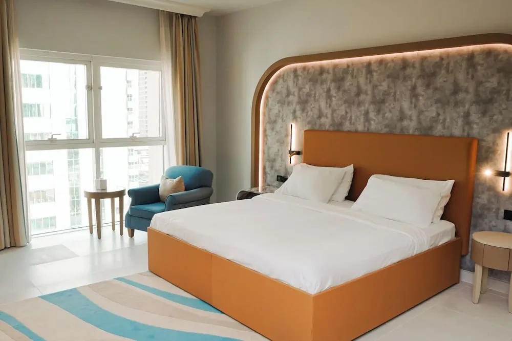 Deluxe King Room City View