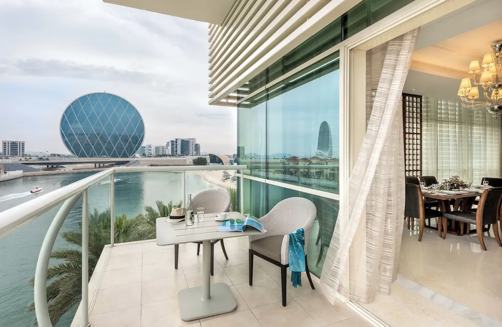 Al Raha Suite - Free daily shuttle bus to Yas attractions, Yas Mall and Grand Mosque