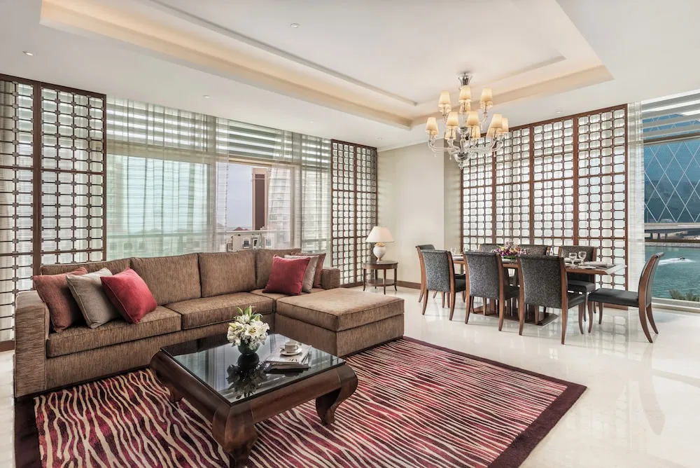 Al Raha Suite - Free daily shuttle bus to Yas attractions, Yas Mall and Grand Mosque