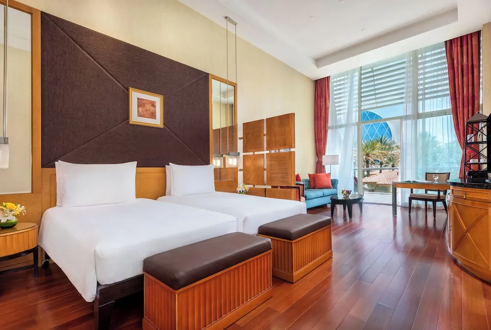 Gulf Junior Suite - Free daily shuttle bus to Yas attractions, Yas Mall and Grand Mosque