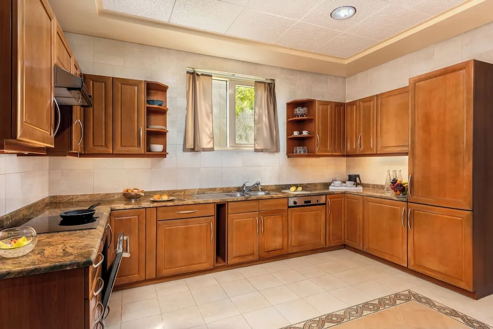 Four Bedroom Villa - Free daily shuttle bus to Yas attractions, Yas Mall and Grand Mosque