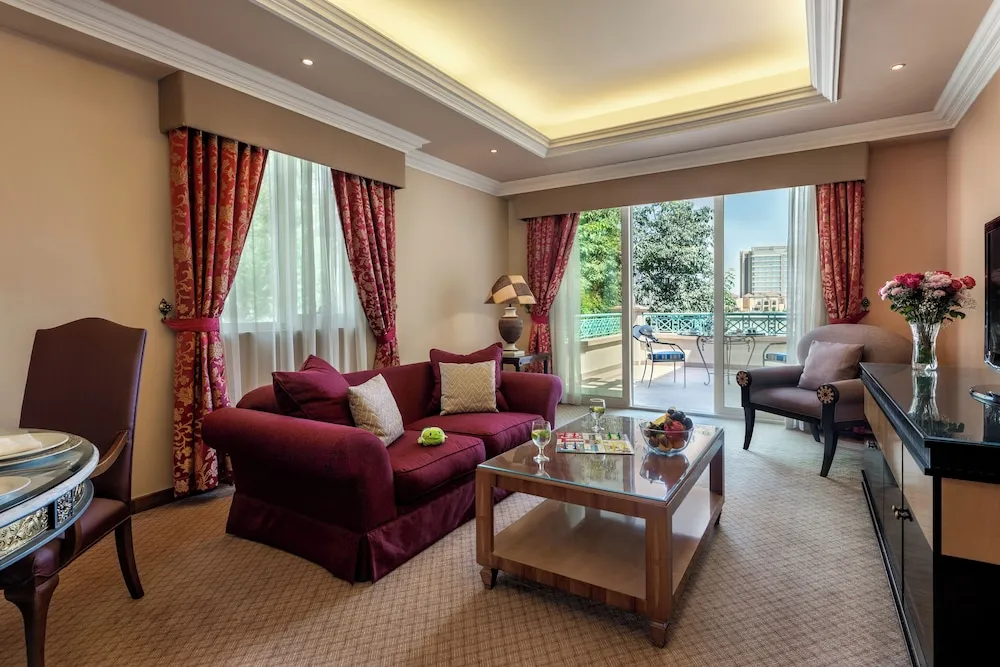 Three Bedroom Villa - Free daily shuttle bus to Yas attractions, Yas Mall and Grand Mosque