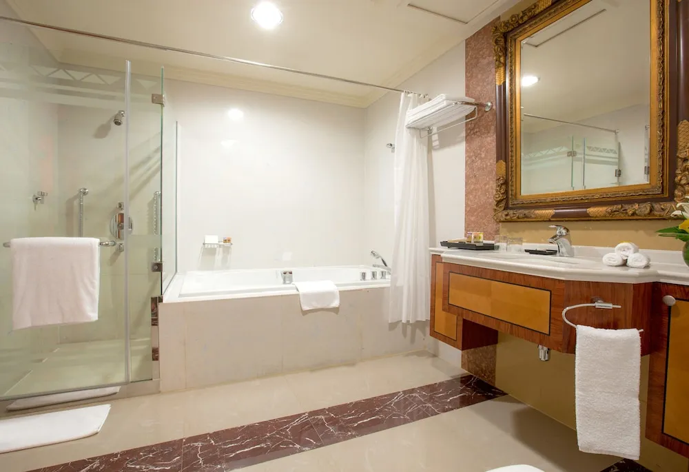 Three Bedroom Villa - Free daily shuttle bus to Yas attractions, Yas Mall and Grand Mosque