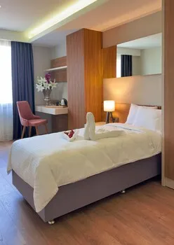 Frezya - Exclusively Women Hotel