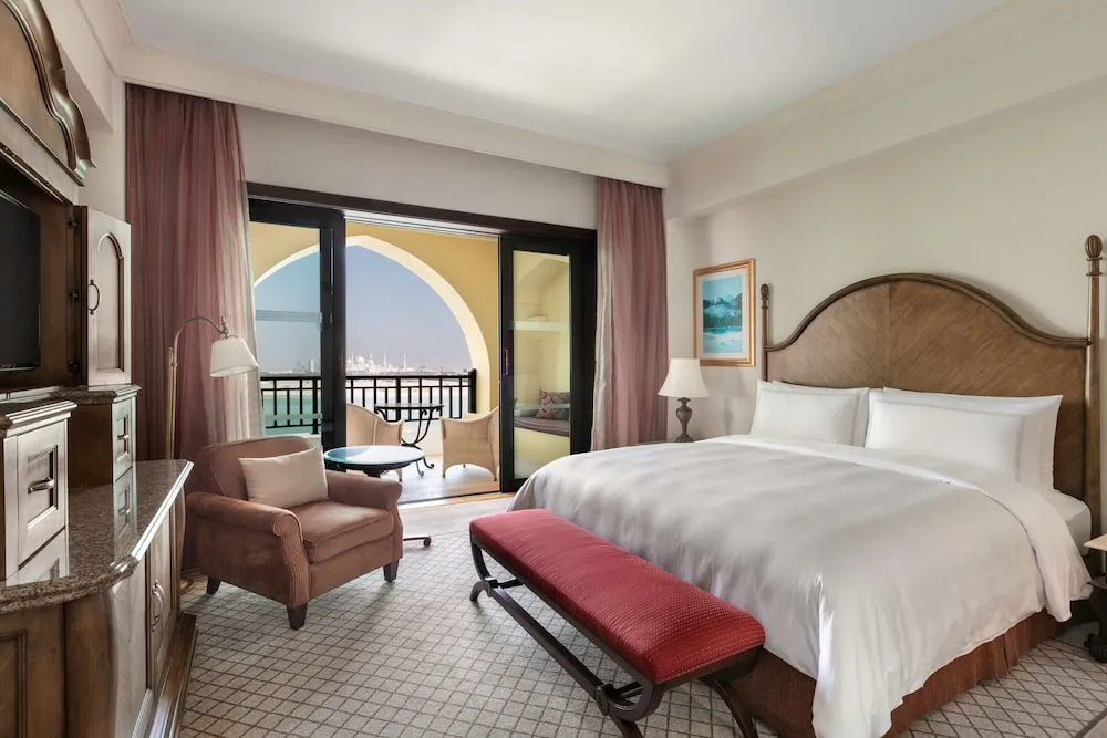 Specialty Suite King Bed