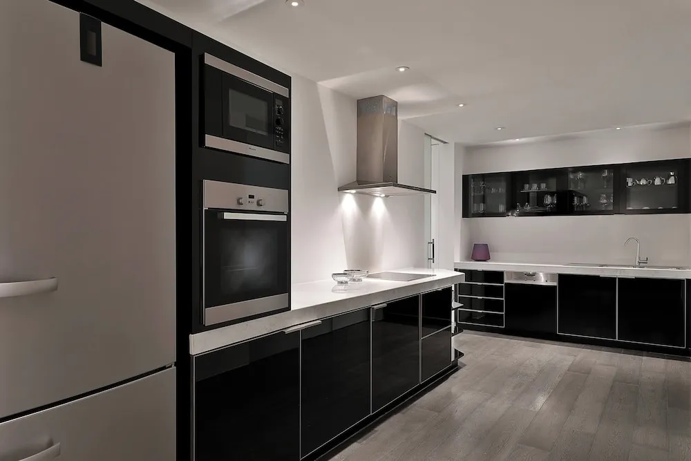 Extreme WOW Suite, 1 Bedroom, View with Complimentary Yas Beach Transfer and Access