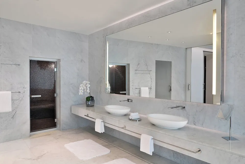 Extreme WOW Suite, 1 Bedroom, View with Complimentary Yas Beach Transfer and Access