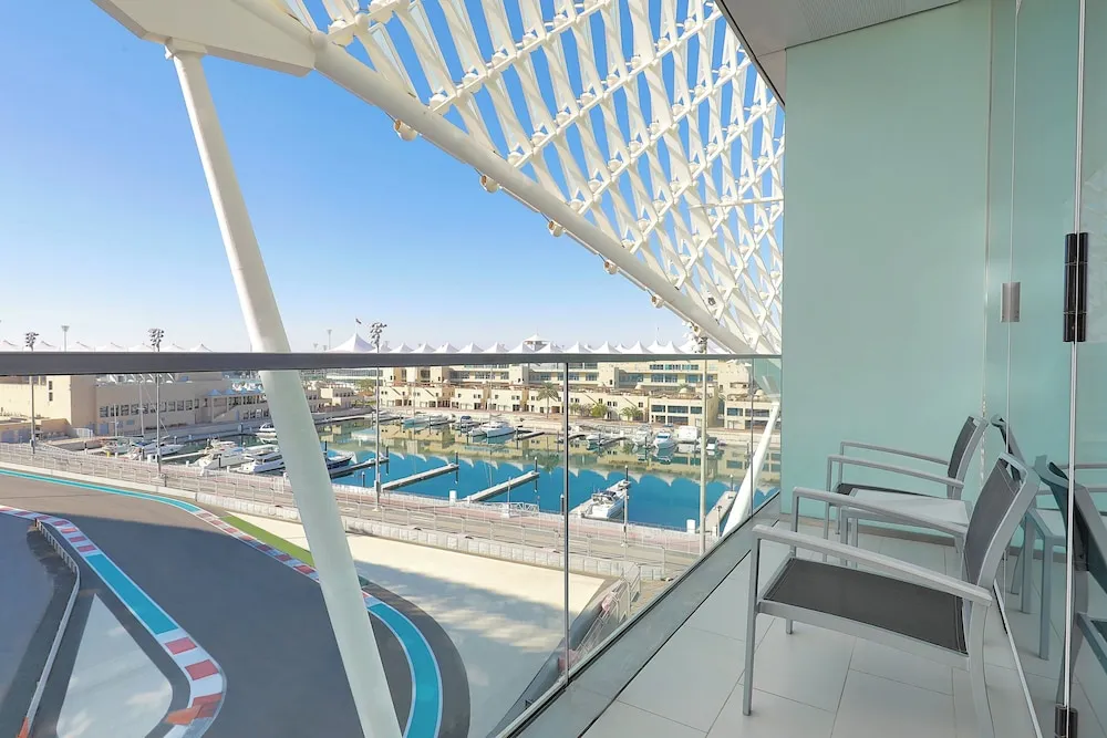 Spectacular Room, 2 Twin Bed, Balcony with Complimentary Yas Beach Transfer and Access