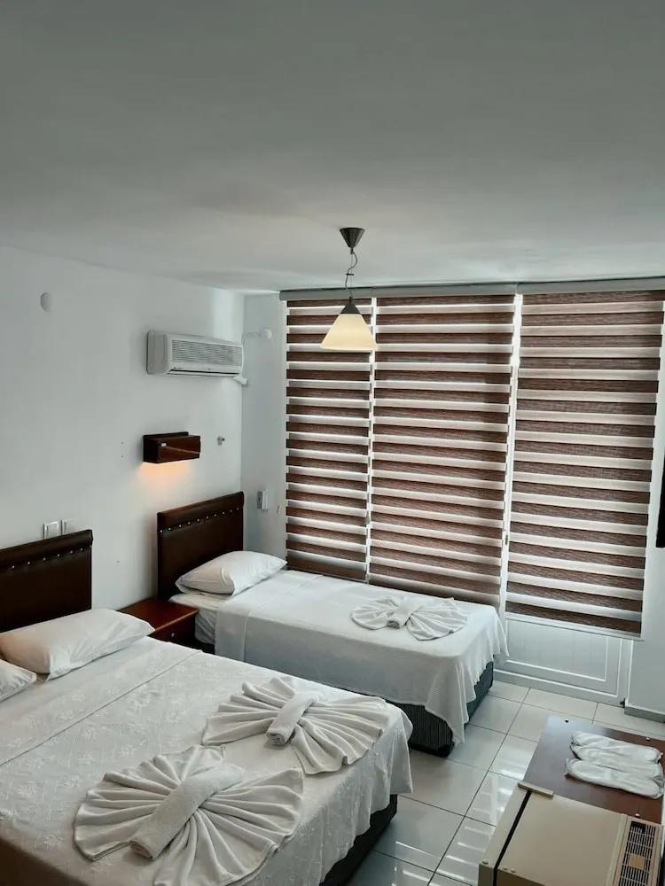 Family Tek Büyük Yataklı Oda, 2 Tek Kişilik Yatak, Balkon, Deniz Manzaralı