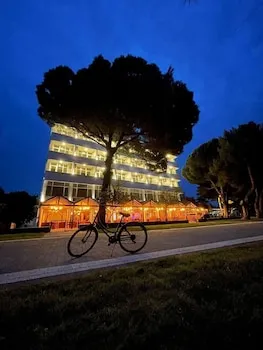 Atay Otel