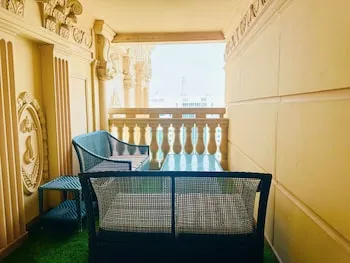 Royal Rose Abu Dhabi, a Curio by Hilton Affiliated Hotel