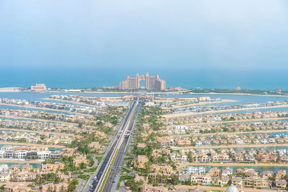 Deluxe 1BR Suite with Sea View