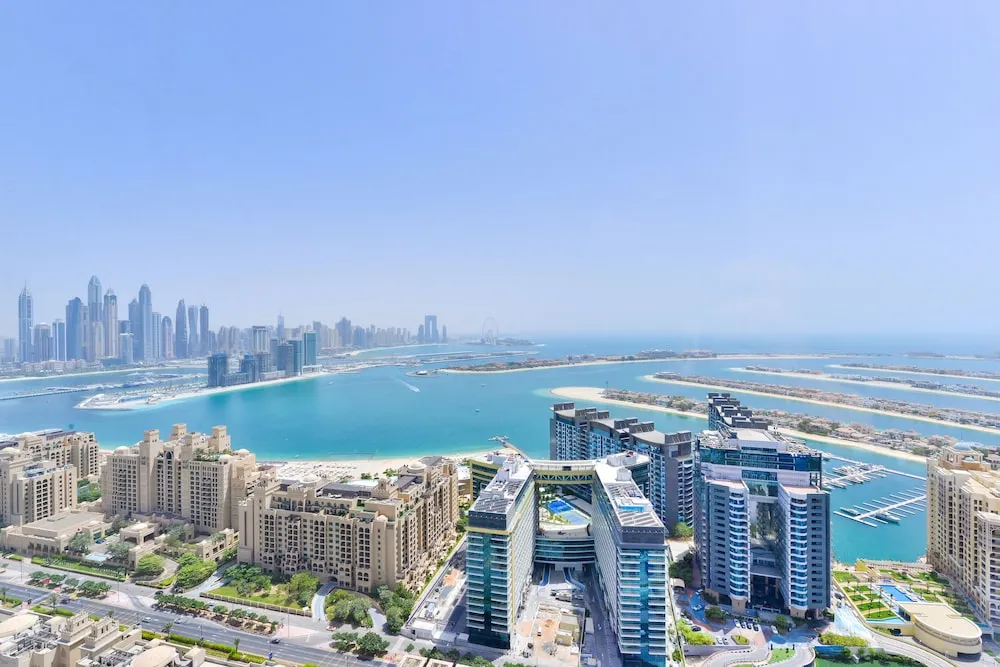 Deluxe 1BR Suite with Sea View