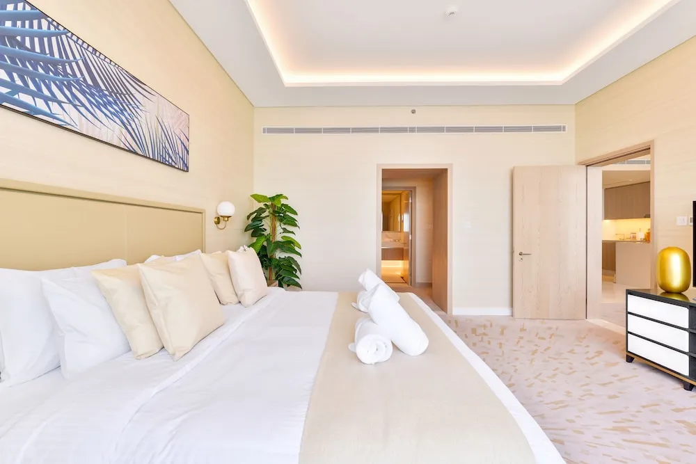 Deluxe 1BR Suite with Sea View