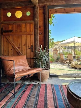 Potamia Cave Suites