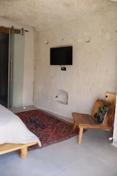 Potamia Cave Suites