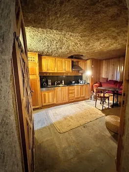 Potamia Cave Suites