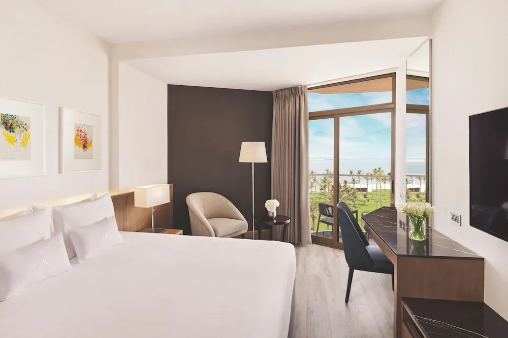 Deluxe Sea View Splash Park, Beach Access & Free Shuttle to Shopping Malls
