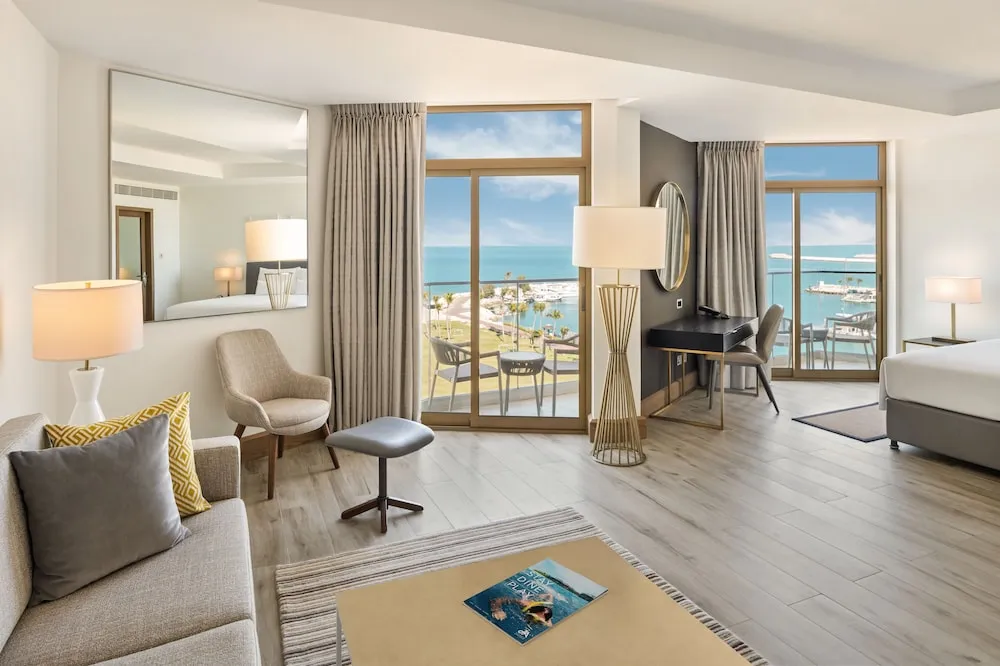 Sea View Premium One Bedroom-Free Breakfast & Exclusive Peacock Lounge Access-Free Shuttle to Malls