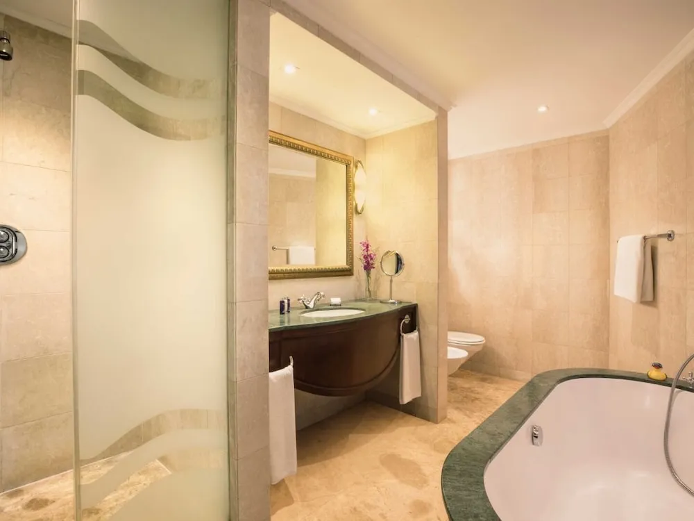 Sea View Premium One Bedroom-Free Breakfast & Exclusive Peacock Lounge Access-Free Shuttle to Malls