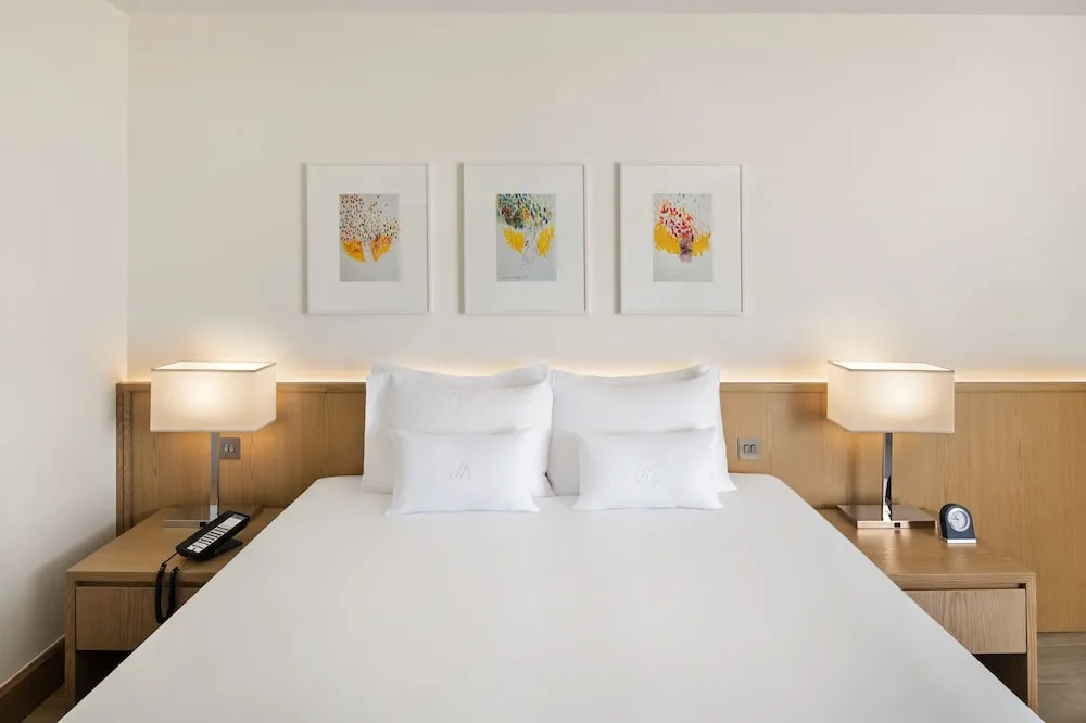 Sea View Premium One Bedroom-Free Breakfast & Exclusive Peacock Lounge Access-Free Shuttle to Malls