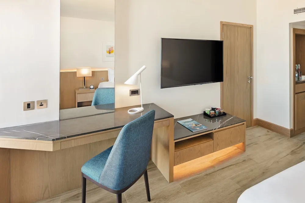 Resort Room with Balcony, Beach Access & Free Shuttle to Shopping Malls
