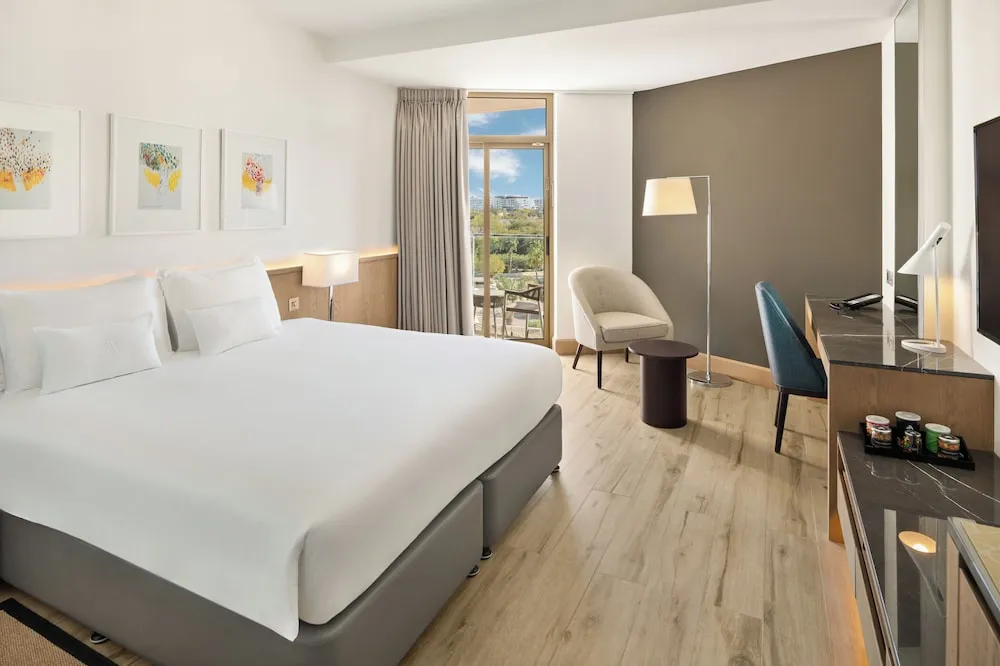 Resort Room with Balcony, Beach Access & Free Shuttle to Shopping Malls