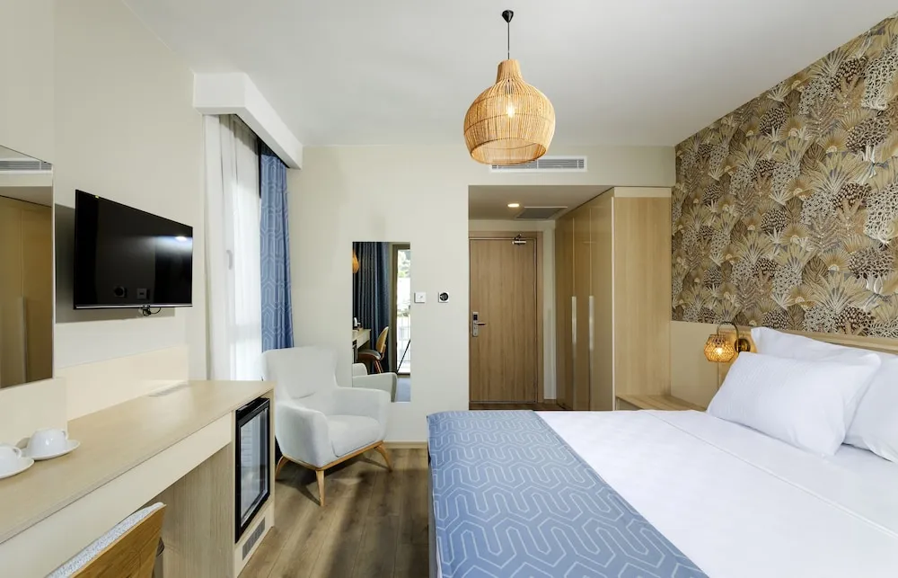 STANDARD DOUBLE ROOM