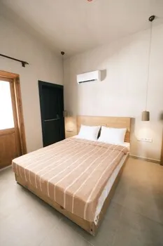 Nephos Hotel