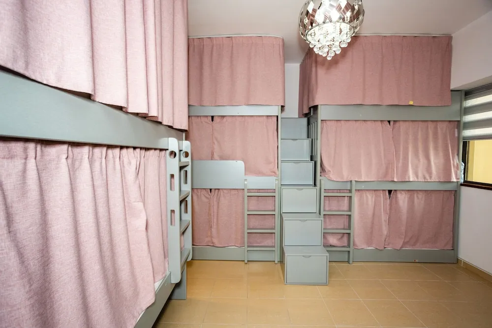 Ortak Ranzalı Oda, Sadece kadınlar için, Banyolu/Duşlu, Marina Manzaralı