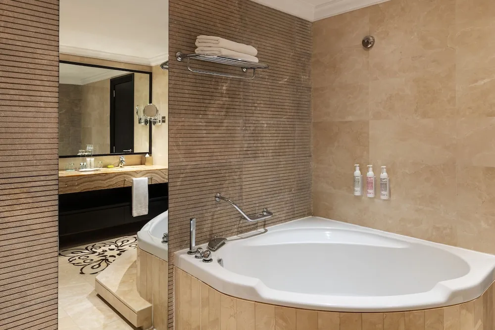 Deluxe Süit, 1 En Büyük (King) Boy Yatak, Sigara İçilmez, Deniz Manzaralı (Balcony)