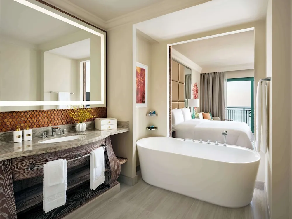 Imperial Club Queen Room - Ocean View