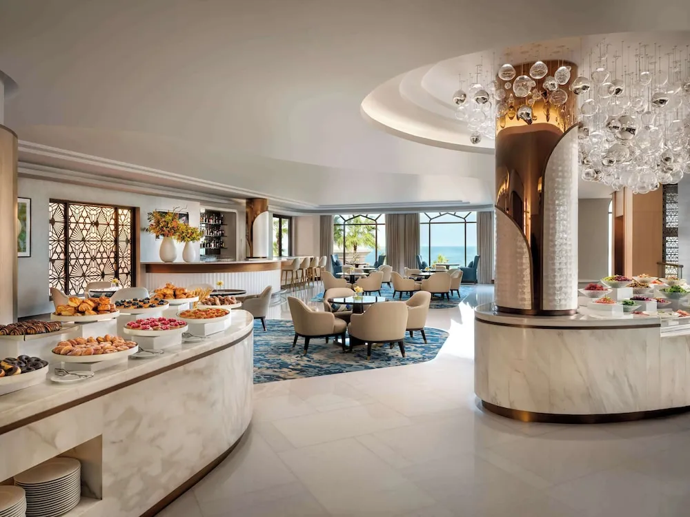 Skyline Suite - includes Club access