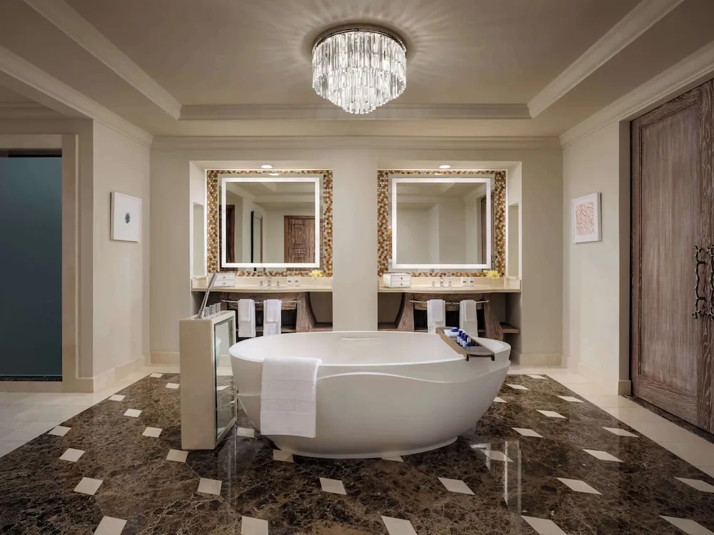 2 Bedroom Regal Suite - includes Club access