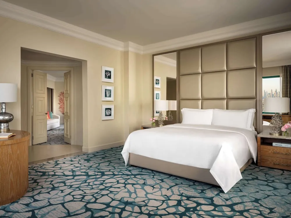2 Bedroom Skyline Suite - includes Club access