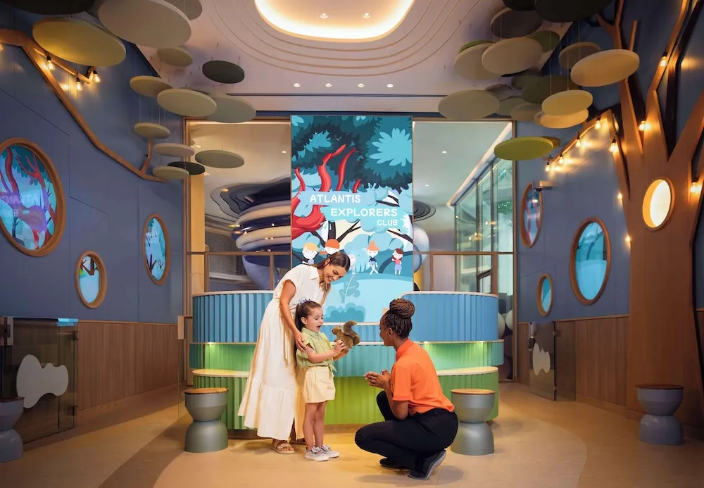 Palm Queen Room