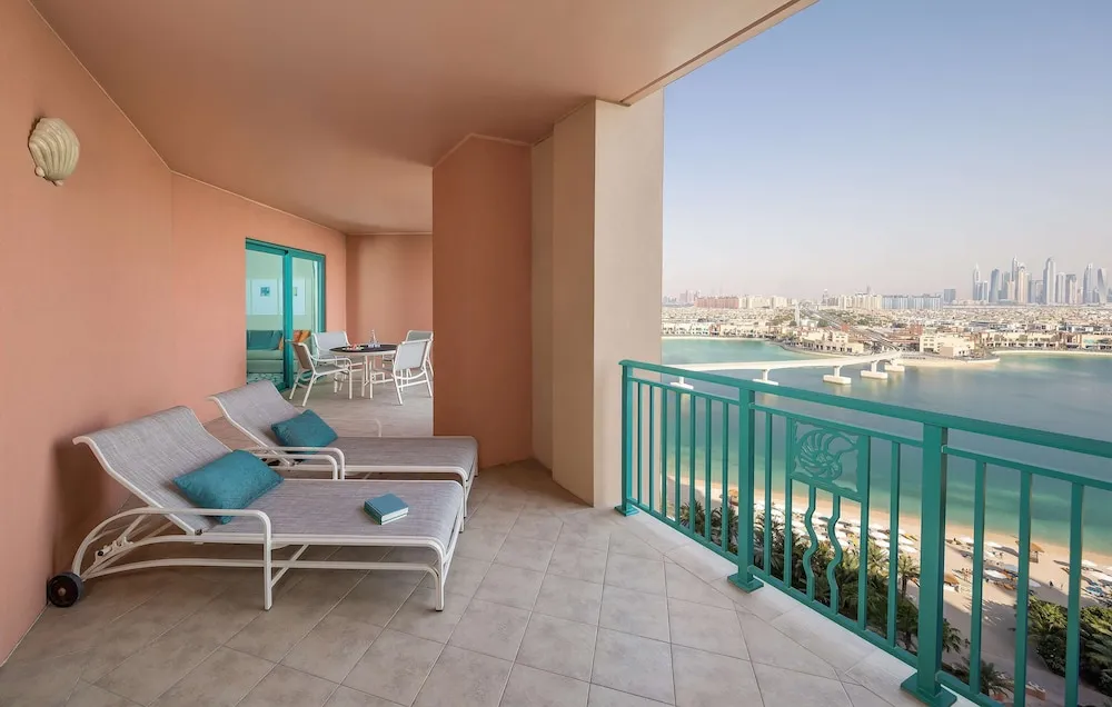 Terrace Suite - includes Club access