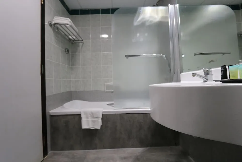 Deluxe Tek Büyük veya İki Ayrı Yataklı Oda