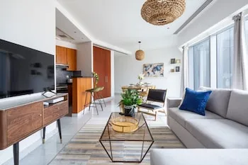 Serene Studio Apartment in Central Park Towers