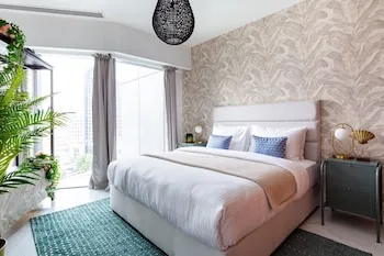 Serene Studio Apartment in Central Park Towers