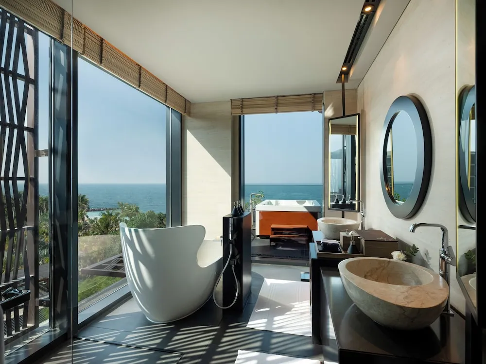 Harmony 3-Bedroom Oceanfront Presidential Suite