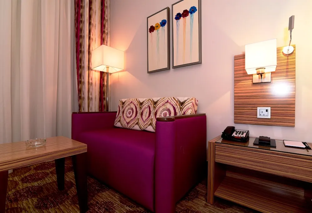 Süit, 1 En Büyük (King) Boy Yatak, Sigara İçilmez (Living Room)