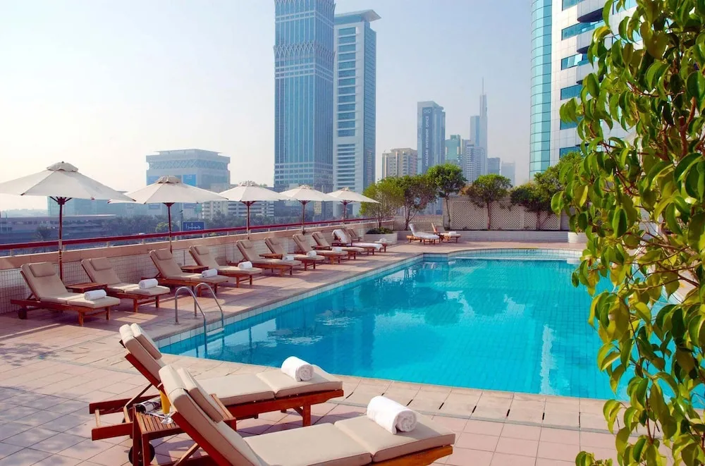Deluxe Oda (with Sheikh Zayed Road View)
