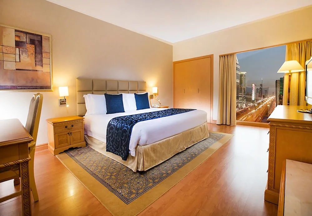 Deluxe Oda (with Sheikh Zayed Road View)